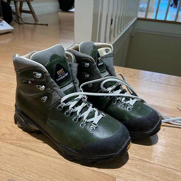 ZAMBERLAN VIOZ LUX GTX® RR WNS Hiking & Backpacking Boot Waxed Green - Picture 8 of 16